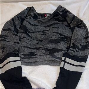 🩵3/$18🩵 Camouflage Work out gym Crop Top